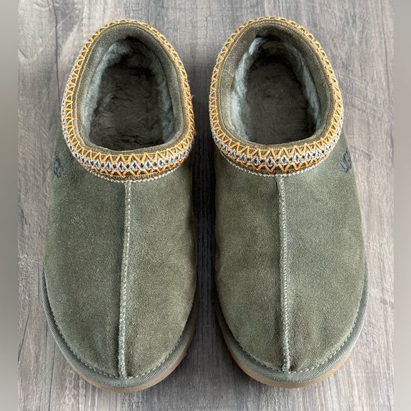Ugg Tasman Slippers Burnt Olive Size 9 EUC! - Picture 3 of 16